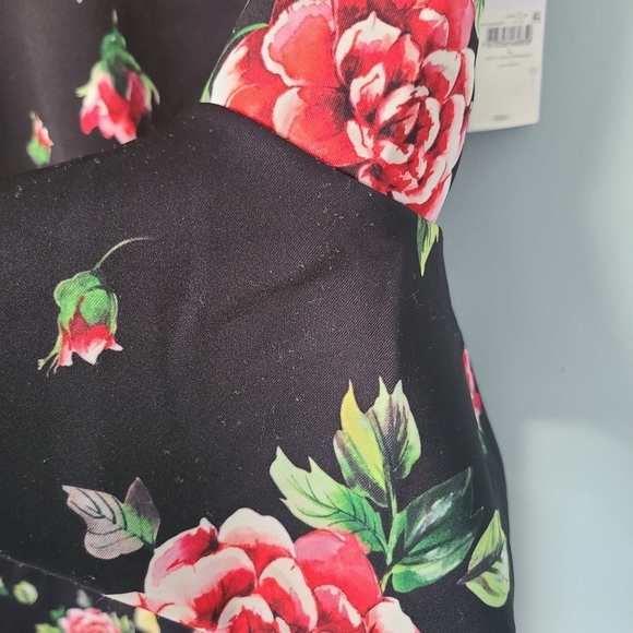 Guess Roses Boulevard Floral Feminine Elegant Bell Sleeves Black Lucy Dress - Picture 4 of 11